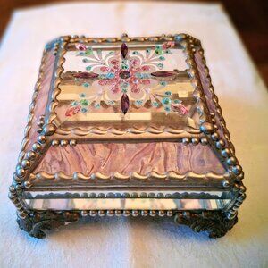 NWT OLD WORLD CRAFTSMANSHIP, NEW WORLD DESIGNS MEDIUM TRINKET BOX GLASS TREASURE